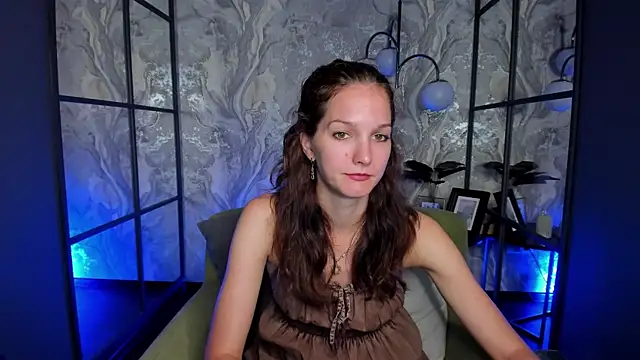 Snapshot of MirandaGlow chatting on 2, 8, 2026 MirandaGlow online show from 2, 8, 2026