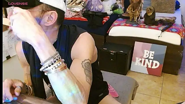 mycock2474u online show from 19, 3, 2025