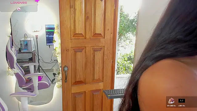 sofia gold  online show from 15, 11, 2025