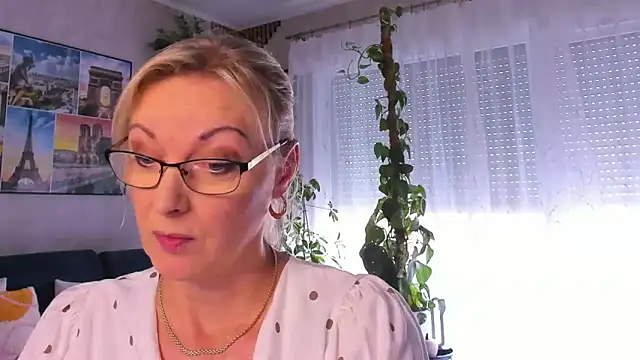 vanessa chat online show from 29, 9, 2025