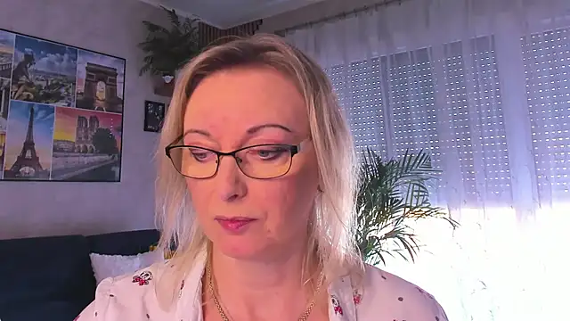 vanessa chat online show from 9, 4, 2026