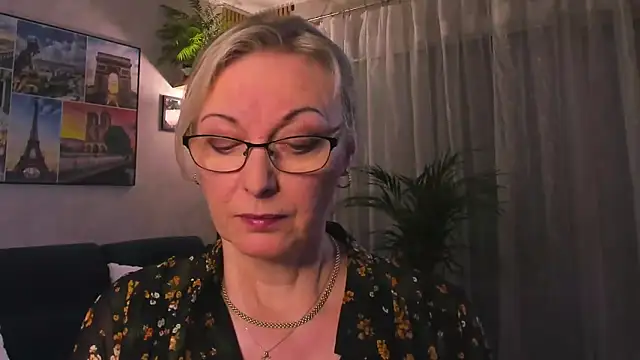 vanessa chat online show from 19, 4, 2026