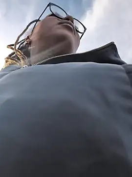 Snapshot of DarkDea chatting on 5, 12, 2025 DarkDea online show from 5, 12, 2025