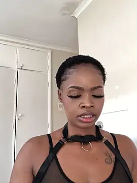 LuciousLips96 online show from 30, 11, 2025