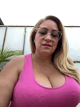 Snapshot of x_elena_x chatting on 14, 12, 2024 x elena x online show from 14, 12, 2024