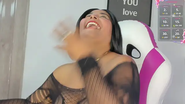 paola ih online show from 28, 1, 2025