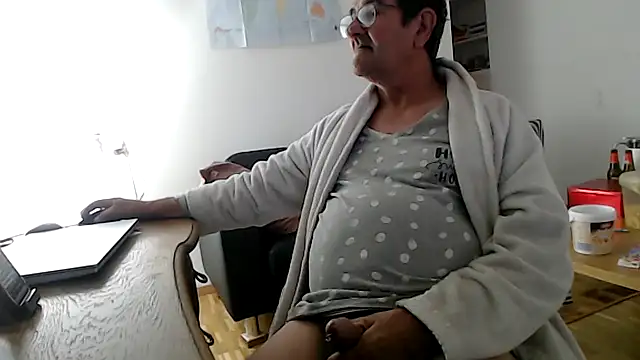 Snapshot of silvio-aus-luzern-CH chatting on 3, 6, 2026 silvio-aus-luzern-CH online show from 3, 6, 2026