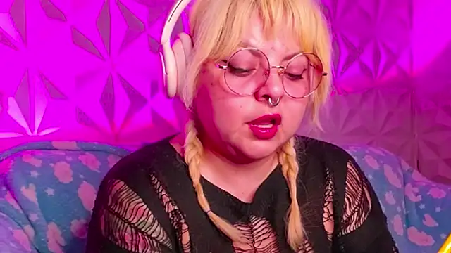 Satyn doll online show from 17, 10, 2025