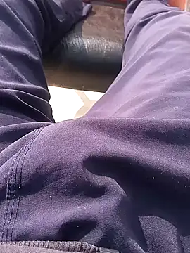 Snapshot of indianguy21 chatting on 22, 12, 2024 indianguy21 online show from 22, 12, 2024