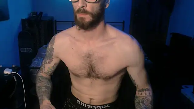 Snapshot of SexxxyLouis chatting on 28, 1, 2025 SexxxyLouis online show from 28, 1, 2025