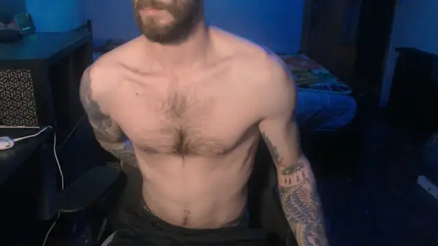 Snapshot of SexxxyLouis chatting on 5, 2, 2025 SexxxyLouis online show from 5, 2, 2025