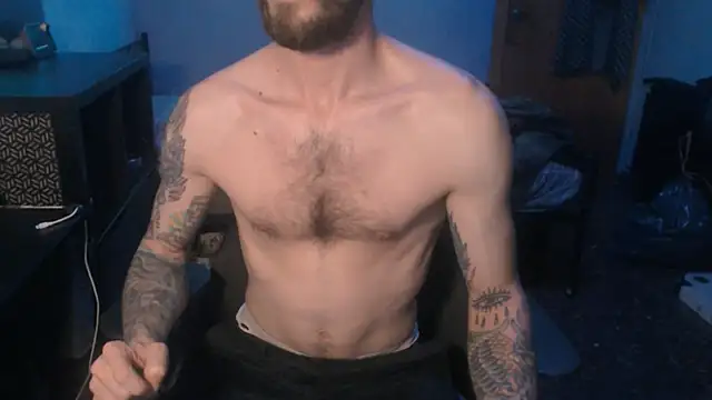 Snapshot of SexxxyLouis chatting on 6, 2, 2025 SexxxyLouis online show from 6, 2, 2025