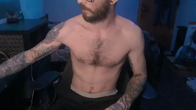 Snapshot of SexxxyLouis chatting on 7, 2, 2025 SexxxyLouis online show from 7, 2, 2025