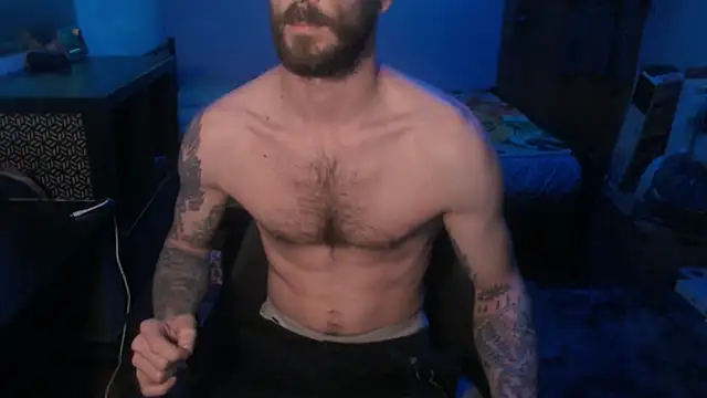 Snapshot of SexxxyLouis chatting on 8, 2, 2025 SexxxyLouis online show from 8, 2, 2025