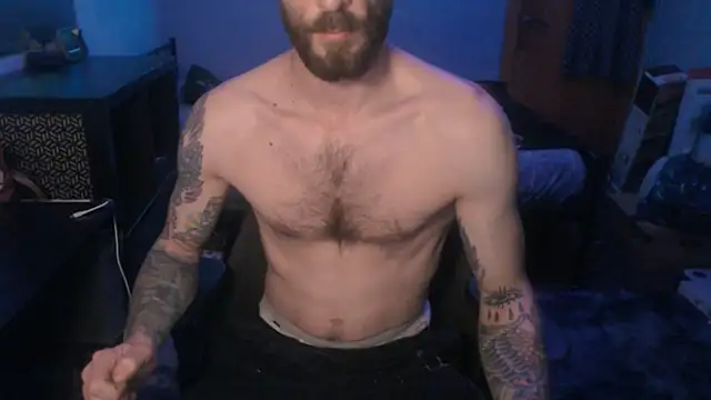 Snapshot of SexxxyLouis chatting on 8, 2, 2025 SexxxyLouis online show from 8, 2, 2025