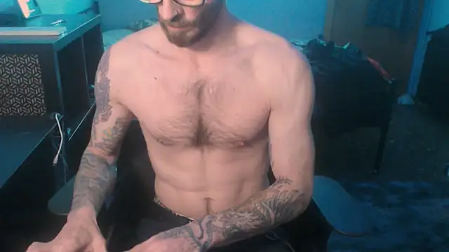 Snapshot of SexxxyLouis chatting on 28, 2, 2025 SexxxyLouis online show from 28, 2, 2025