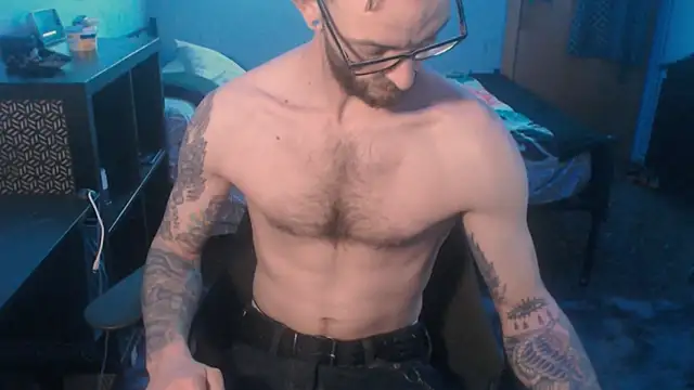 Snapshot of SexxxyLouis chatting on 1, 3, 2025 SexxxyLouis online show from 1, 3, 2025