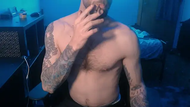 Snapshot of SexxxyLouis chatting on 1, 3, 2025 SexxxyLouis online show from 1, 3, 2025