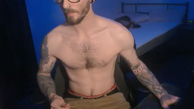 Snapshot of SexxxyLouis chatting on 3, 3, 2025 SexxxyLouis online show from 3, 3, 2025