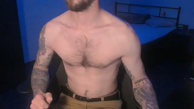 Snapshot of SexxxyLouis chatting on 6, 3, 2025 SexxxyLouis online show from 6, 3, 2025