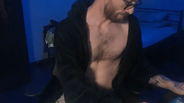 Snapshot of SexxxyLouis chatting on 9, 3, 2025 SexxxyLouis online show from 9, 3, 2025