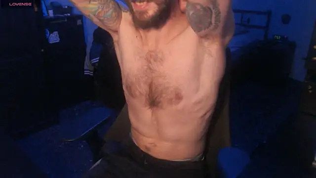 Snapshot of SexxxyLouis chatting on 27, 9, 2025 SexxxyLouis online show from 27, 9, 2025