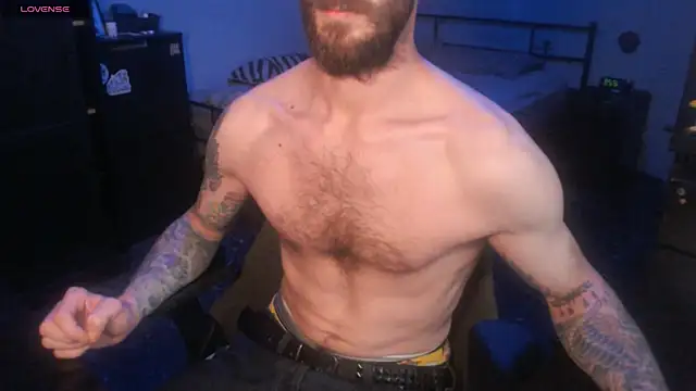 Snapshot of SexxxyLouis chatting on 28, 9, 2025 SexxxyLouis online show from 28, 9, 2025