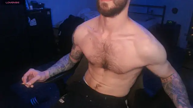 Snapshot of SexxxyLouis chatting on 2, 10, 2025 SexxxyLouis online show from 2, 10, 2025