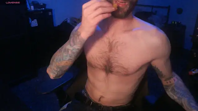 Snapshot of SexxxyLouis chatting on 3, 10, 2025 SexxxyLouis online show from 3, 10, 2025