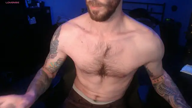 Snapshot of SexxxyLouis chatting on 28, 10, 2025 SexxxyLouis online show from 28, 10, 2025