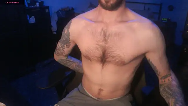 Snapshot of SexxxyLouis chatting on 2, 11, 2025 SexxxyLouis online show from 2, 11, 2025