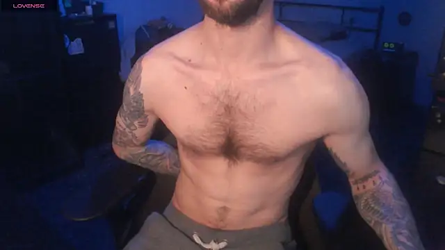 Snapshot of SexxxyLouis chatting on 3, 11, 2025 SexxxyLouis online show from 3, 11, 2025