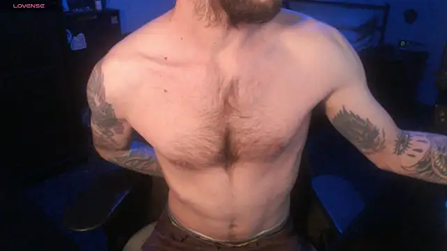 Snapshot of SexxxyLouis chatting on 25, 11, 2025 SexxxyLouis online show from 25, 11, 2025