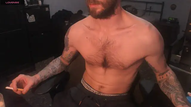 Snapshot of SexxxyLouis chatting on 28, 11, 2025 SexxxyLouis online show from 28, 11, 2025