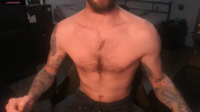 Snapshot of SexxxyLouis chatting on 29, 11, 2025 SexxxyLouis online show from 29, 11, 2025