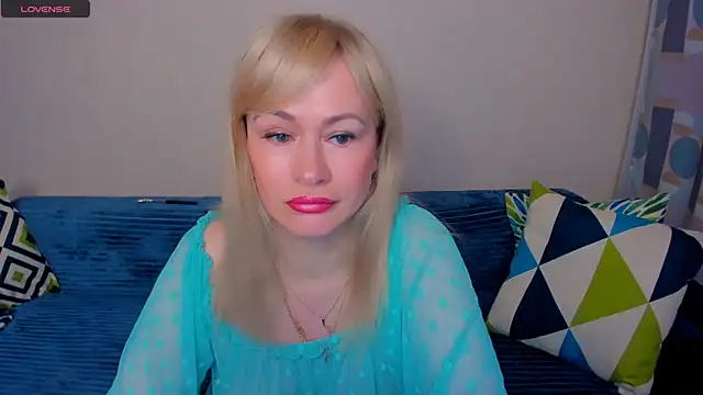 Snapshot of EllenMoore chatting on 2, 7, 2026 EllenMoore online show from 2, 7, 2026