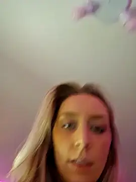 Snapshot of LilyOrion chatting on 4, 12, 2024 LilyOrion online show from 4, 12, 2024