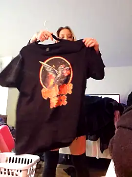 Snapshot of LilyOrion chatting on 5, 12, 2025 LilyOrion online show from 5, 12, 2025