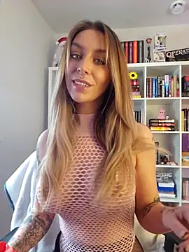 Snapshot of LilyOrion chatting on 8, 1, 2026 LilyOrion online show from 8, 1, 2026