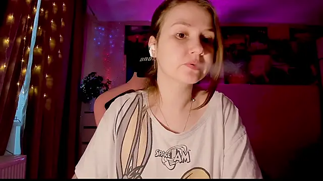 Snapshot of GoodWitch_ chatting on 30, 1, 2025 GoodWitch online show from 30, 1, 2025