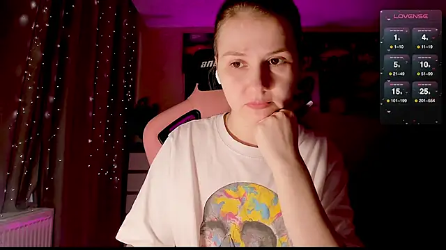 Snapshot of GoodWitch_ chatting on 27, 2, 2025 GoodWitch online show from 27, 2, 2025