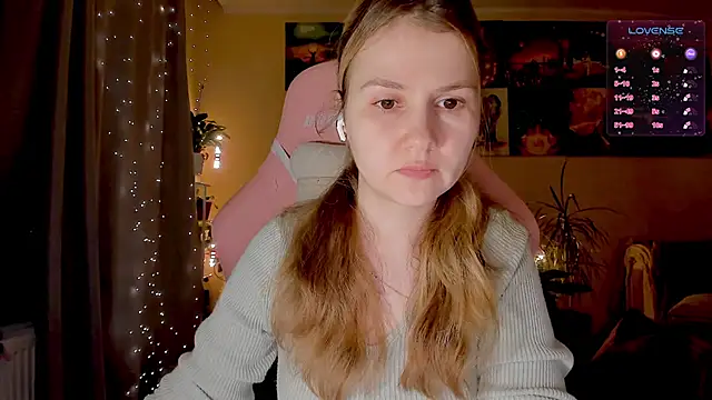 Snapshot of GoodWitch_ chatting on 16, 9, 2025 GoodWitch online show from 16, 9, 2025