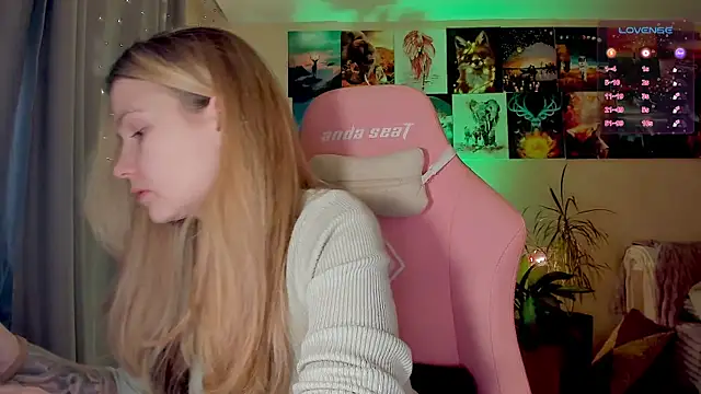 Snapshot of GoodWitch_ chatting on 17, 9, 2025 GoodWitch online show from 17, 9, 2025