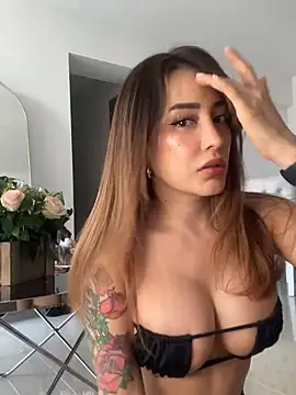 Snapshot of CATALINA_RESTREPO chatting on 18, 12, 2024 CATALINA RESTREPO online show from 18, 12, 2024