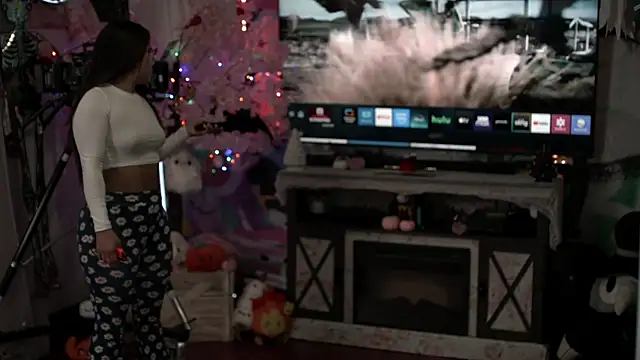 Nikki Torres online show from 24, 9, 2025