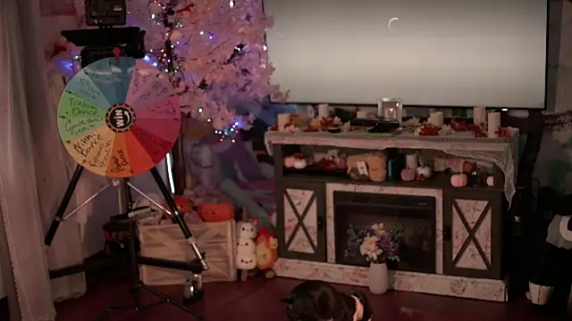 Nikki Torres online show from 18, 11, 2025