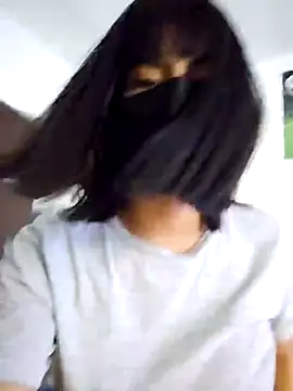 Snapshot of Latin_summer chatting on 21, 11, 2025 Latin summer online show from 21, 11, 2025