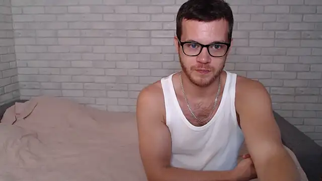 Snapshot of Alexxx_horny chatting on 19, 9, 2025 Alexxx horny online show from 19, 9, 2025
