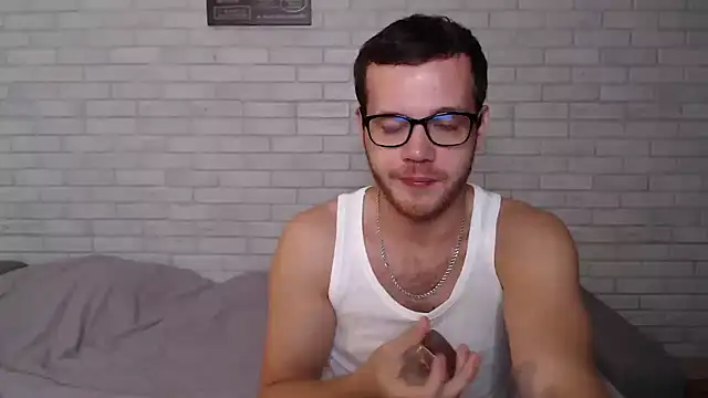 Snapshot of Alexxx_horny chatting on 6, 10, 2025 Alexxx horny online show from 6, 10, 2025