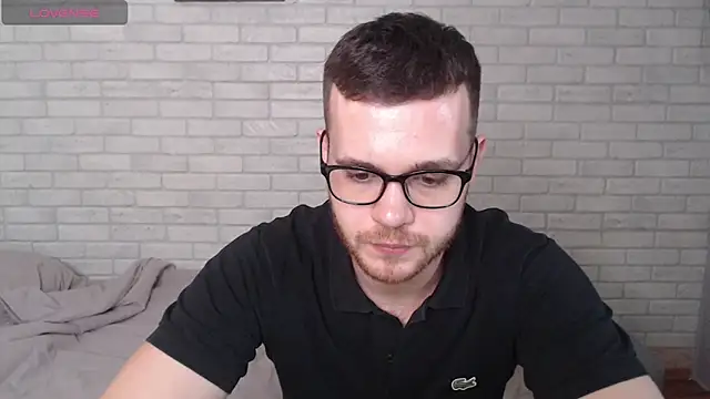Snapshot of Alexxx_horny chatting on 12, 5, 2026 Alexxx horny online show from 12, 5, 2026